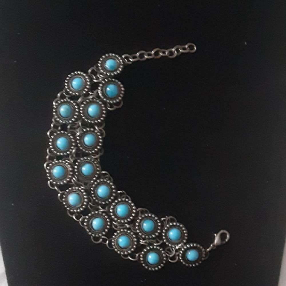 Elegant Silver and Turquoise Bracelet